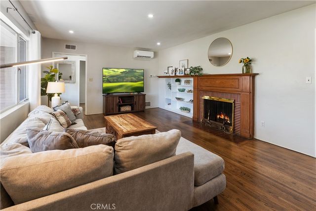 4715 Oakwood Place, Riverside, CA 92506