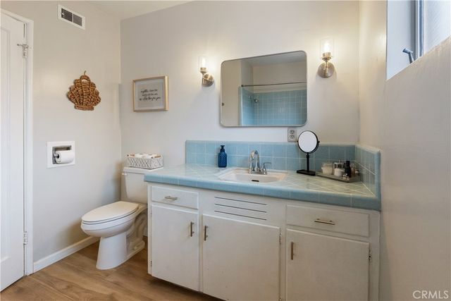 4715 Oakwood Place, Riverside, CA 92506