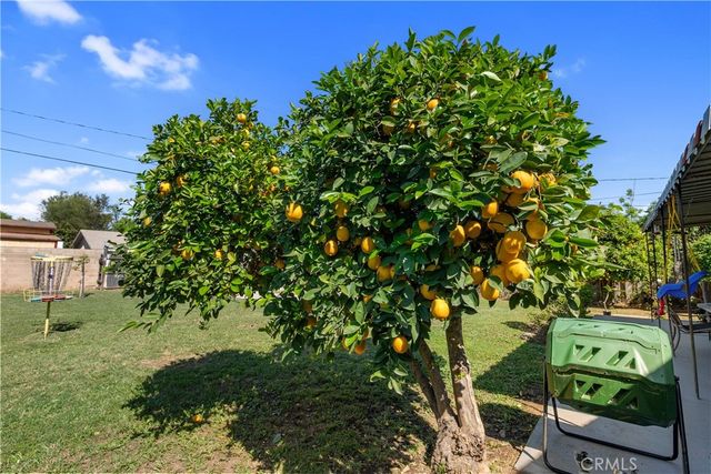 4715 Oakwood Place, Riverside, CA 92506