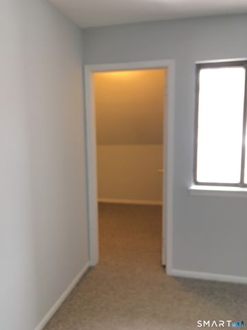 285 Queen Street 4F, Southington, CT 06489