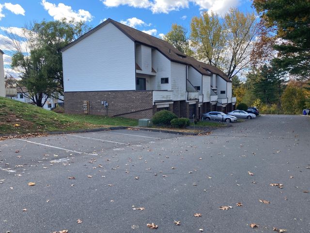 285 Queen Street 4F, Southington, CT 06489