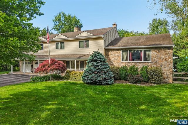 123 Midwood Road, Paramus, NJ 07652