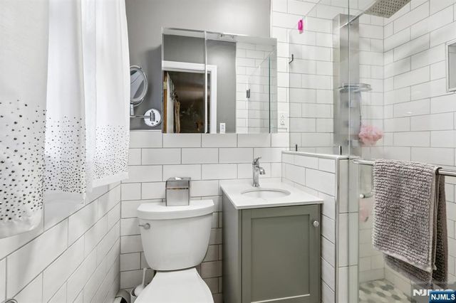123 Midwood Road, Paramus, NJ 07652