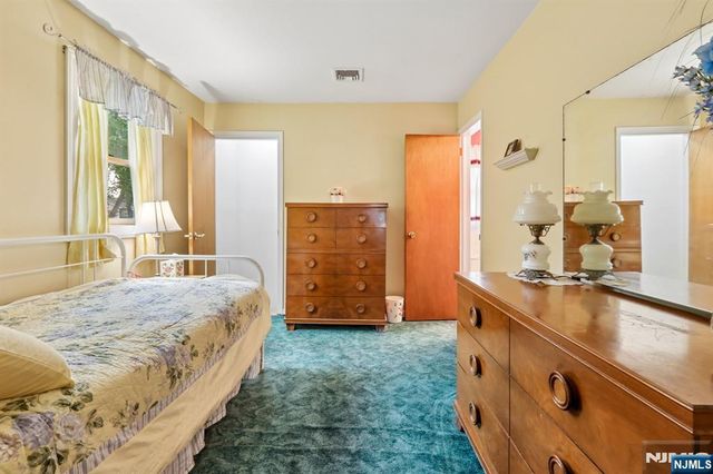 123 Midwood Road, Paramus, NJ 07652