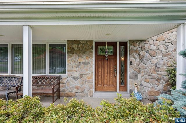 123 Midwood Road, Paramus, NJ 07652