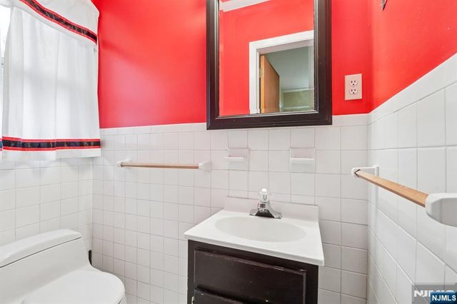 123 Midwood Road, Paramus, NJ 07652