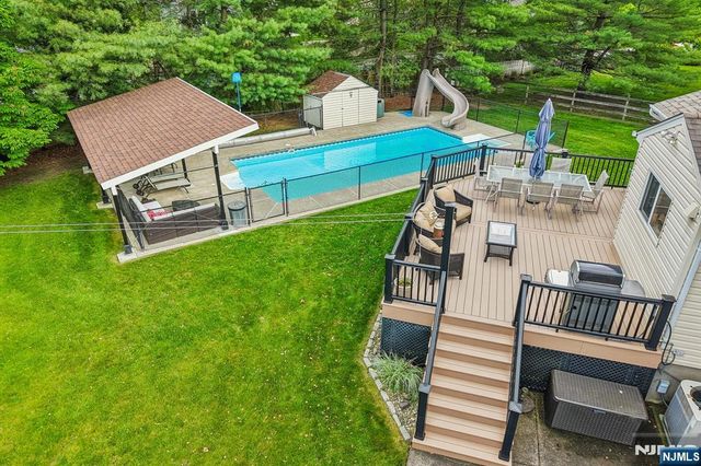 123 Midwood Road, Paramus, NJ 07652