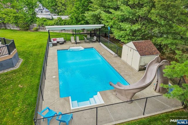 123 Midwood Road, Paramus, NJ 07652