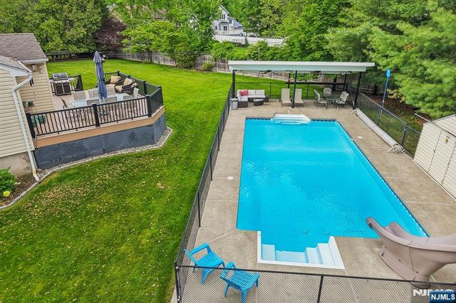 123 Midwood Road, Paramus, NJ 07652