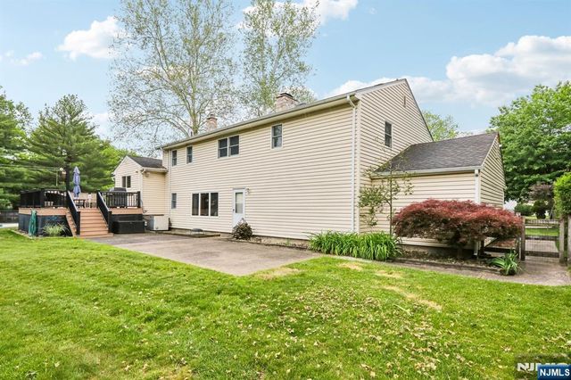 123 Midwood Road, Paramus, NJ 07652