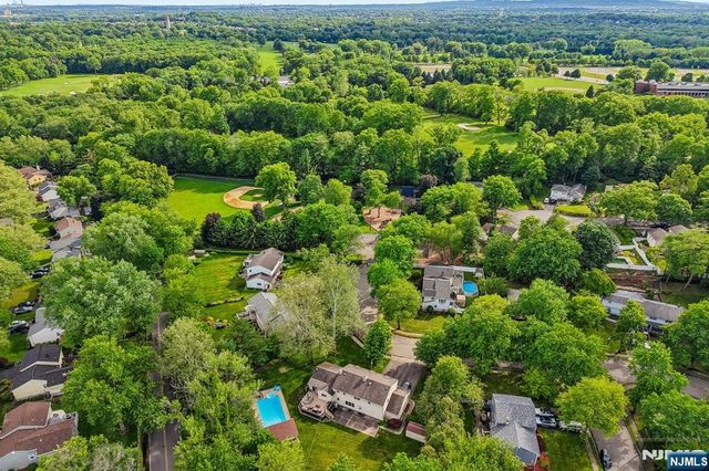 123 Midwood Road, Paramus, NJ 07652