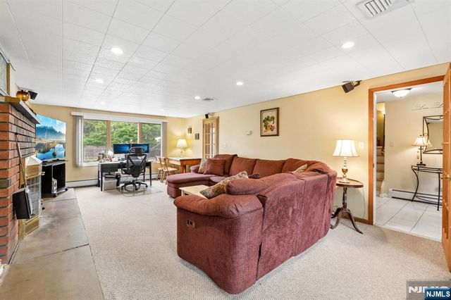 123 Midwood Road, Paramus, NJ 07652