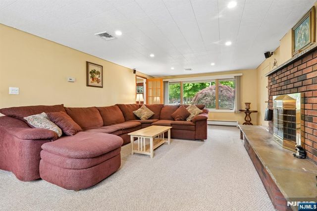 123 Midwood Road, Paramus, NJ 07652