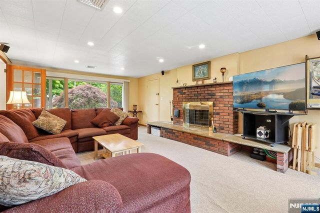 123 Midwood Road, Paramus, NJ 07652