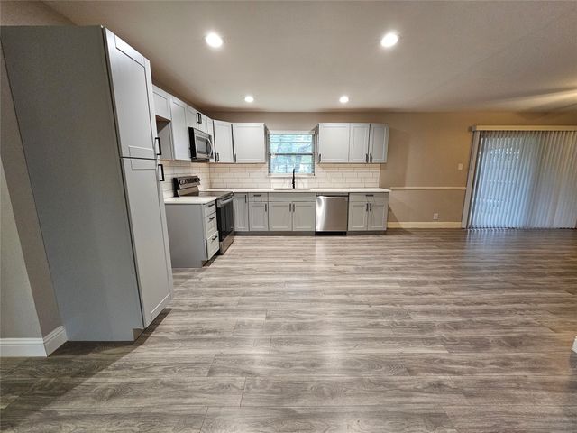 800 Valley View Drive, Arlington, TX 76010