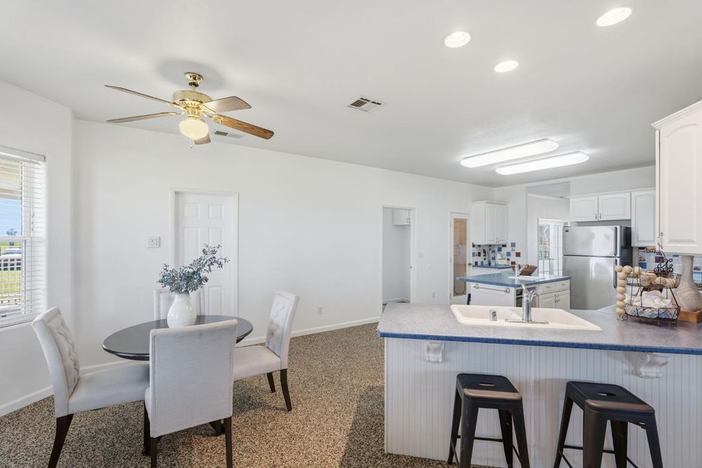 Image 16 of property listing at 22581 Road 20, Chowchilla, CA 93610