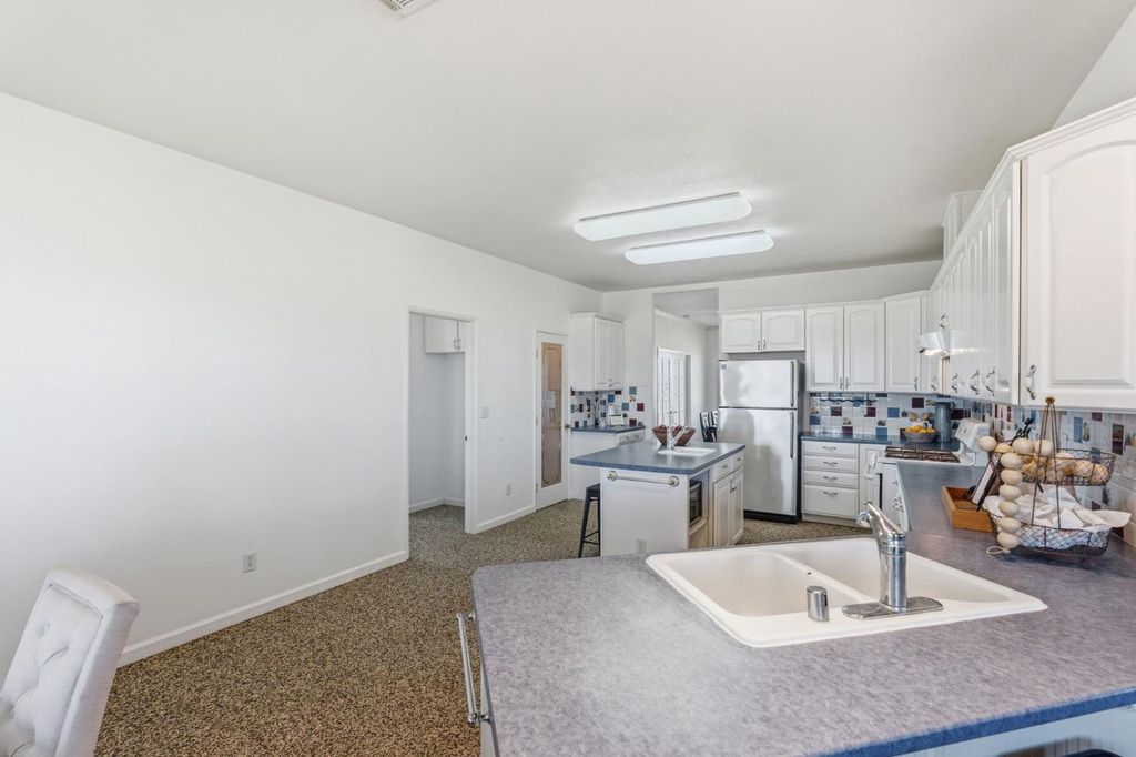 Image 18 of property listing at 22581 Road 20, Chowchilla, CA 93610