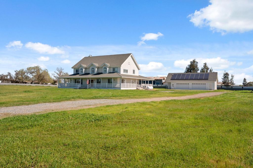 Image 3 of property listing at 22581 Road 20, Chowchilla, CA 93610