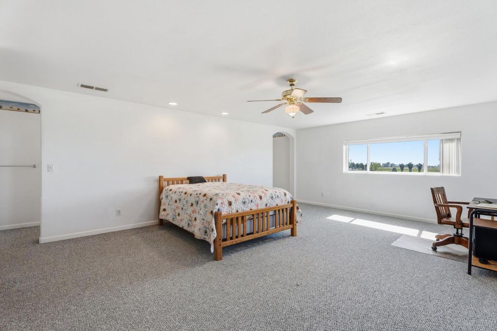 Image 33 of property listing at 22581 Road 20, Chowchilla, CA 93610