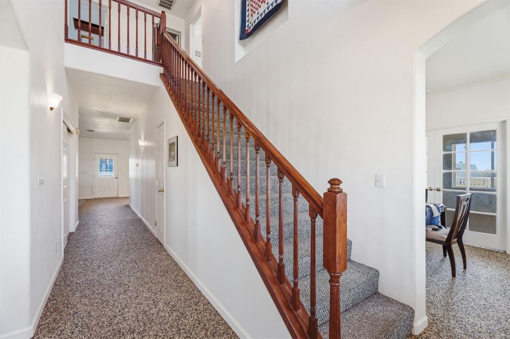 Image 5 of property listing at 22581 Road 20, Chowchilla, CA 93610