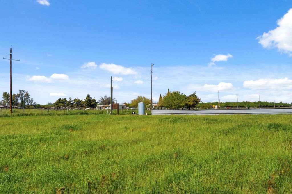 Image 58 of property listing at 22581 Road 20, Chowchilla, CA 93610