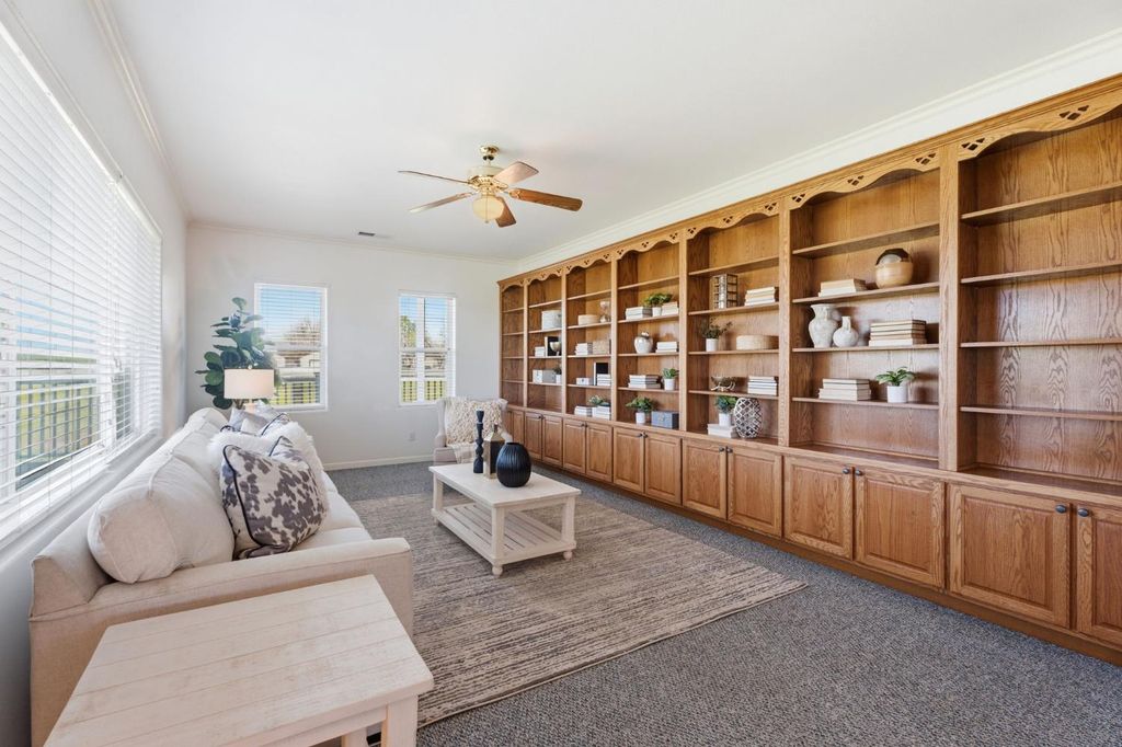 Image 6 of property listing at 22581 Road 20, Chowchilla, CA 93610