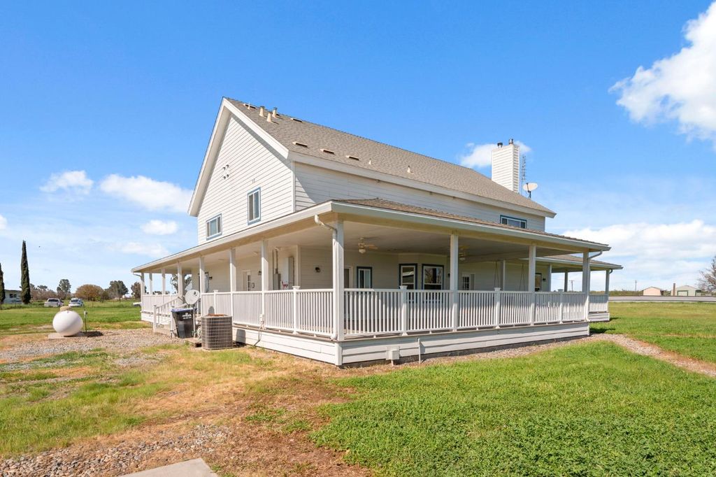 Image 64 of property listing at 22581 Road 20, Chowchilla, CA 93610