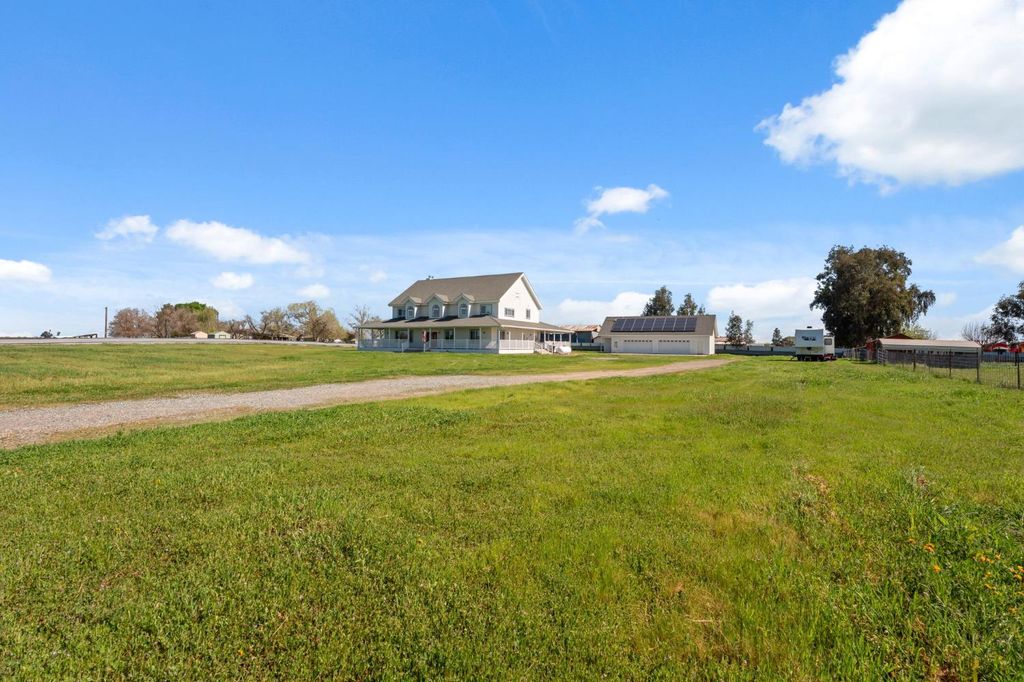 Image 67 of property listing at 22581 Road 20, Chowchilla, CA 93610