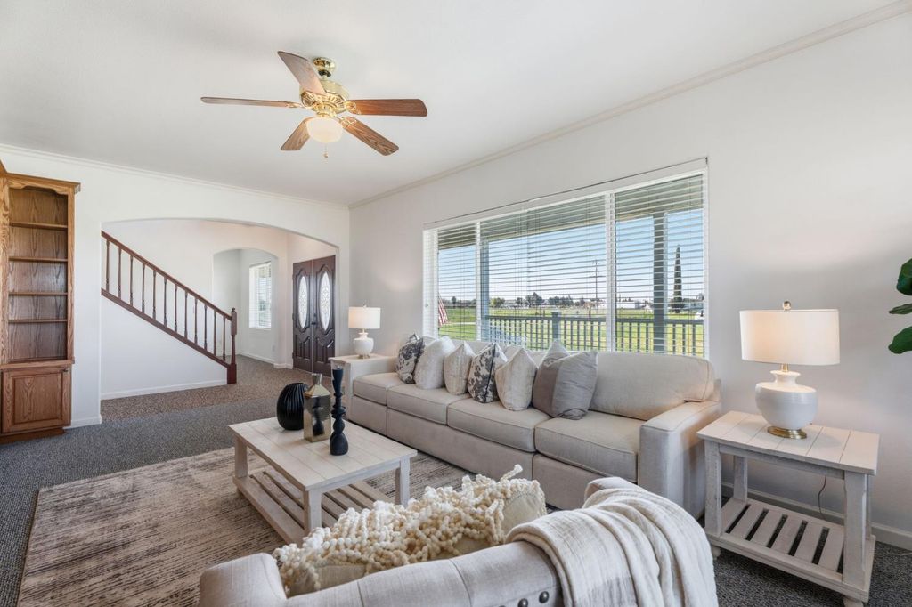 Image 7 of property listing at 22581 Road 20, Chowchilla, CA 93610