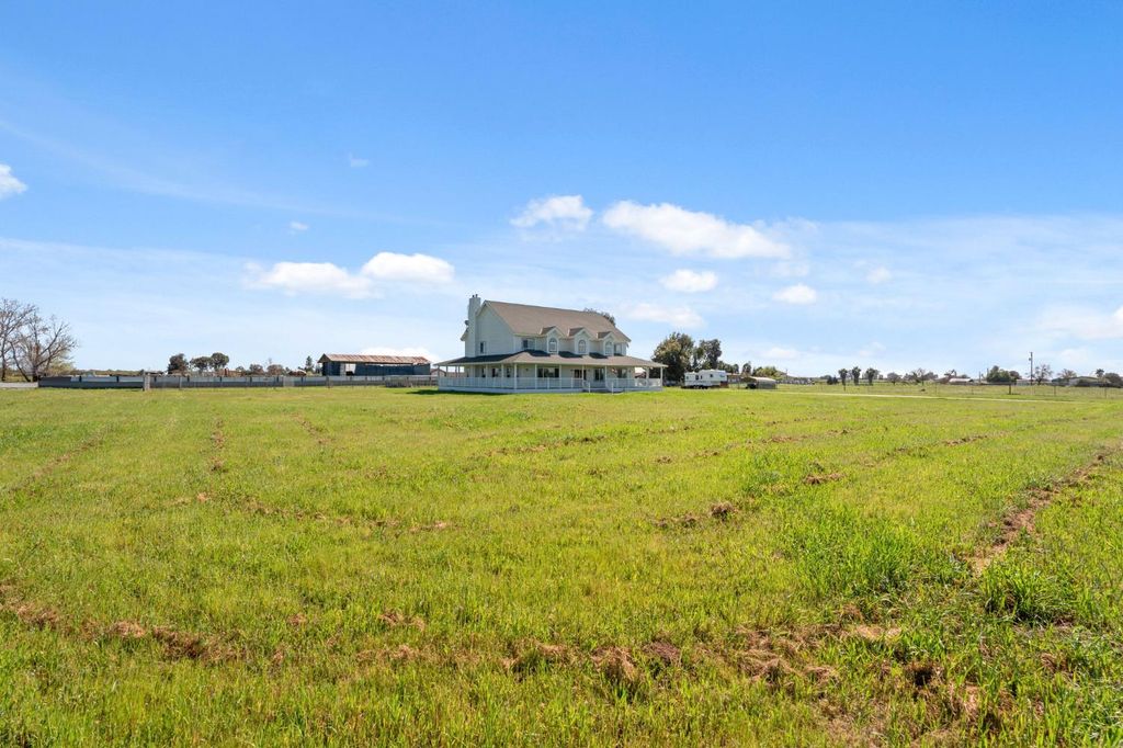 Image 72 of property listing at 22581 Road 20, Chowchilla, CA 93610