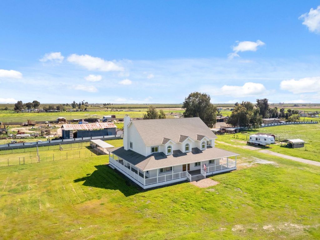 Image 75 of property listing at 22581 Road 20, Chowchilla, CA 93610