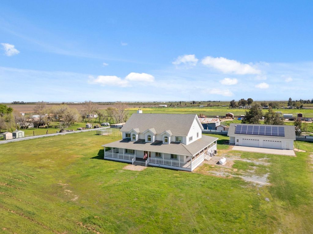 Image 76 of property listing at 22581 Road 20, Chowchilla, CA 93610