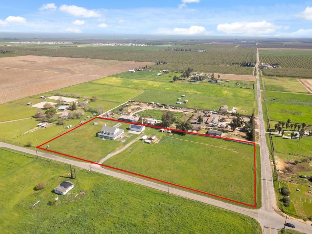 Image 79 of property listing at 22581 Road 20, Chowchilla, CA 93610