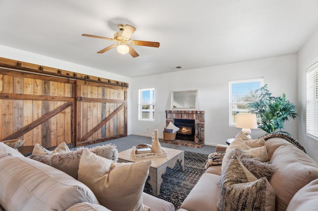 Image 9 of property listing at 22581 Road 20, Chowchilla, CA 93610