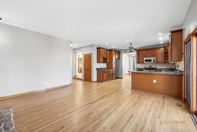 21120 122nd STREET, Bristol, WI 53104