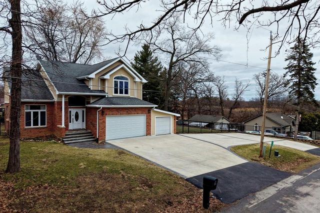 21120 122nd STREET, Bristol, WI 53104