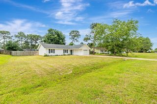 6827 Liberty Street, Navarre, FL 32566