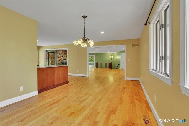 6 Rivercove Drive, Cromwell, CT 06416