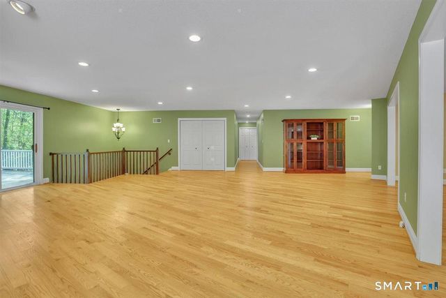 6 Rivercove Drive, Cromwell, CT 06416