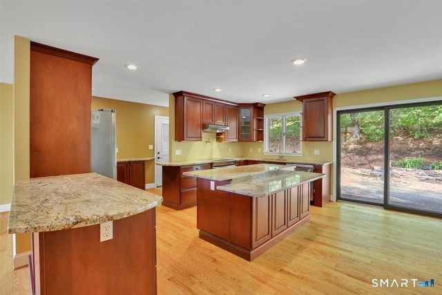 6 Rivercove Drive, Cromwell, CT 06416