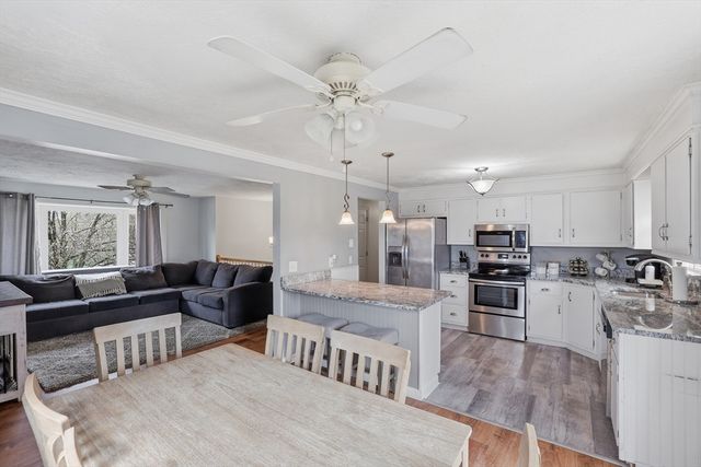 11 Duffy Dr, Taunton, MA 02780
