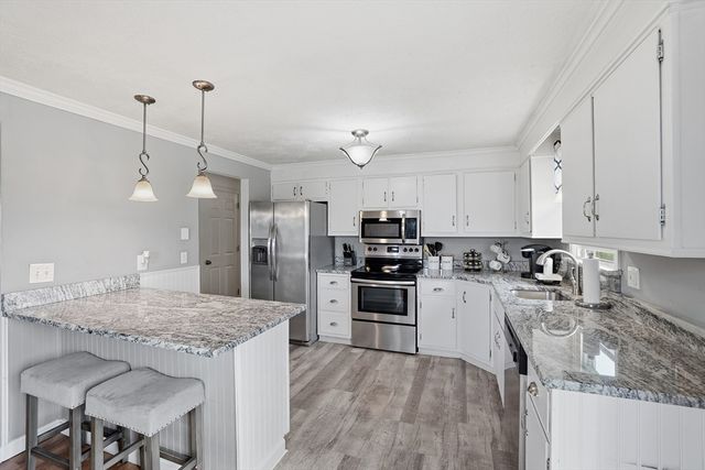 11 Duffy Dr, Taunton, MA 02780