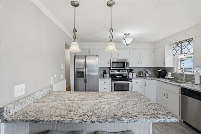 11 Duffy Dr, Taunton, MA 02780