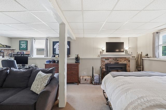 11 Duffy Dr, Taunton, MA 02780