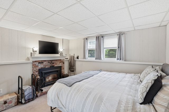 11 Duffy Dr, Taunton, MA 02780