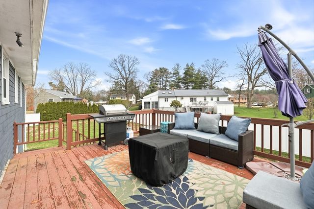 11 Duffy Dr, Taunton, MA 02780