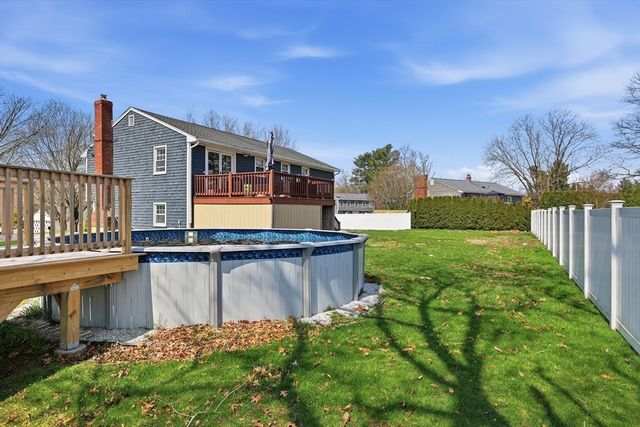 11 Duffy Dr, Taunton, MA 02780