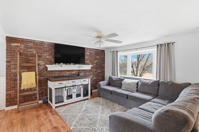 11 Duffy Dr, Taunton, MA 02780