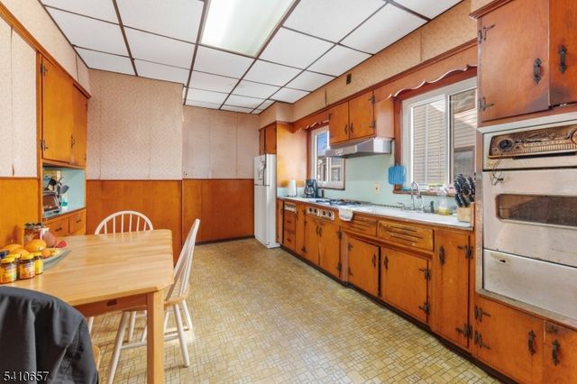 757 Parker St, Newark City, NJ 07104