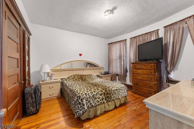 757 Parker St, Newark City, NJ 07104